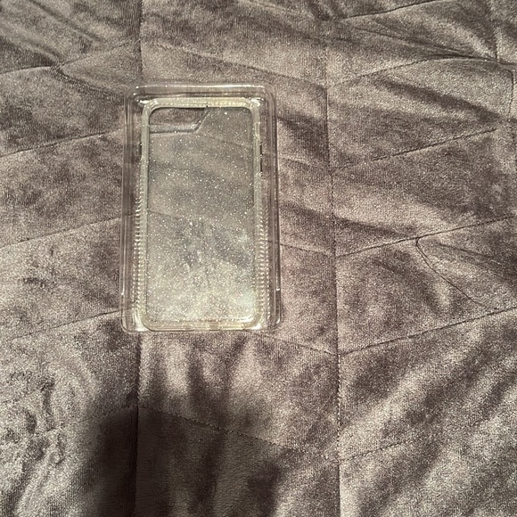 Clear glitter IPhone case - Picture 3 of 3